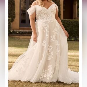 *NEW* Sophia Tolli Wedding Dress Y3146 size 20